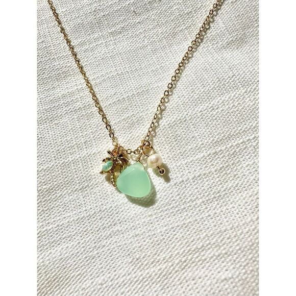 Light green beach sea glass palm tree pendant necklace with green opalescent det - Picture 2 of 6